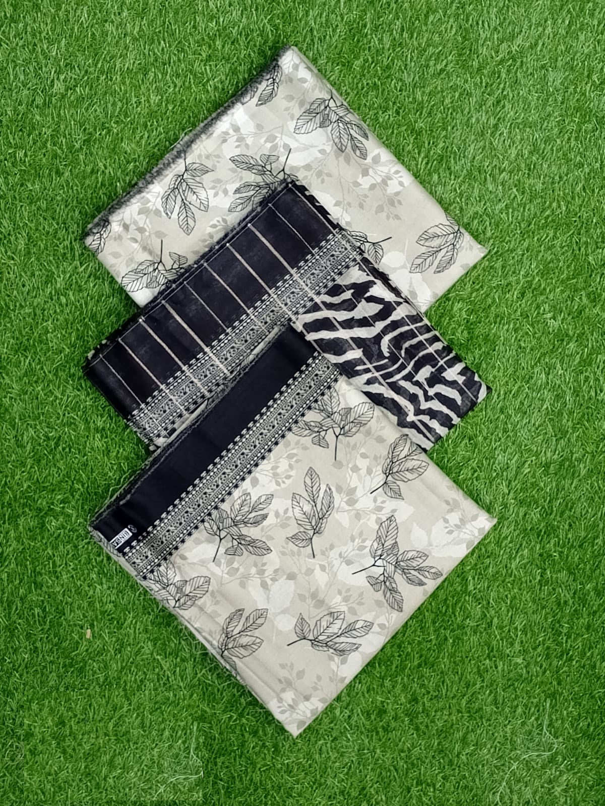 3 Piece Lawn Printed UnStitched Suit