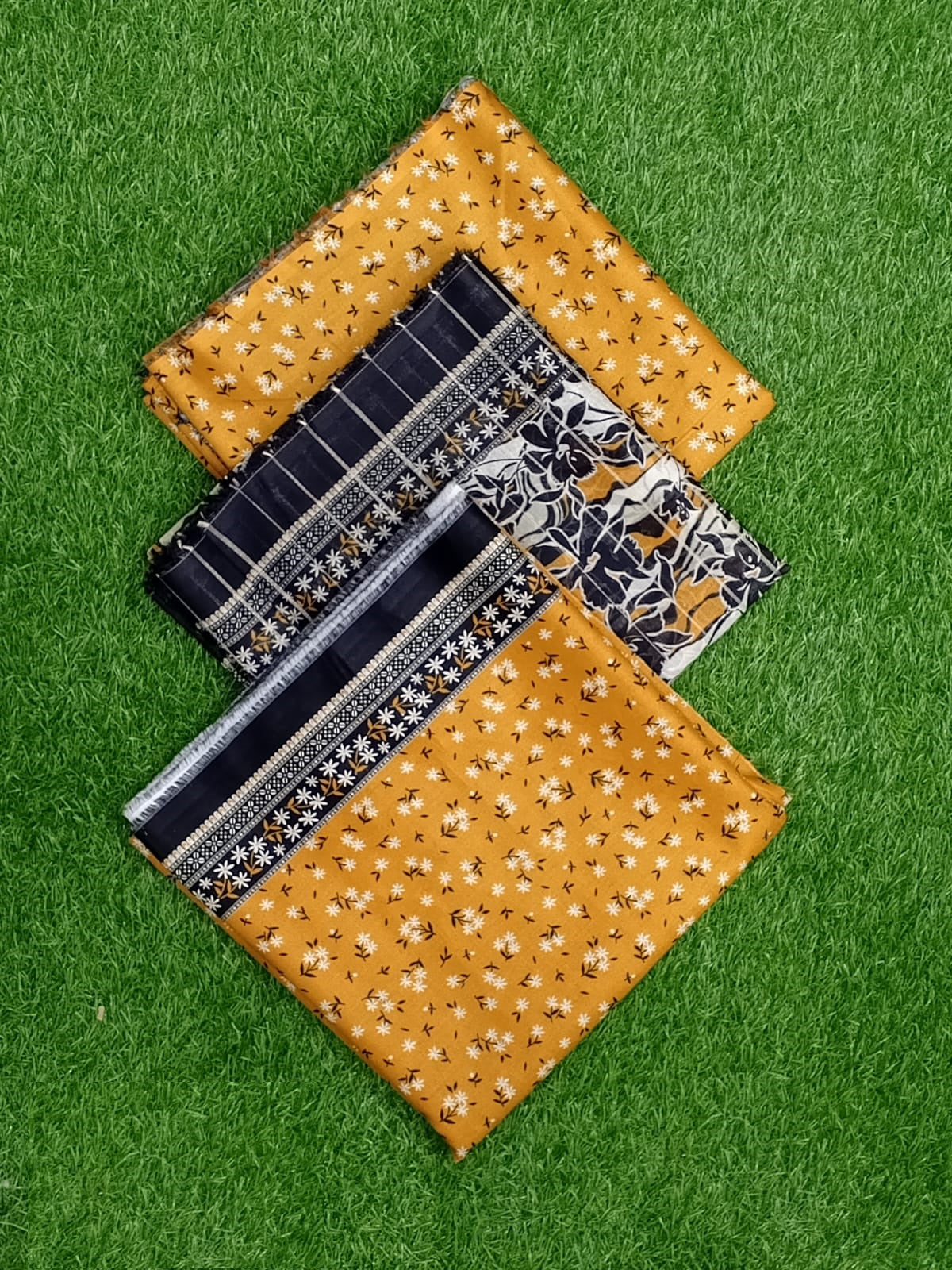 3 Piece Lawn Printed UnStitched Suit